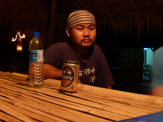 Das ist Yo. 
Er hat meistens nicht verstanden was man gesagt hat und hat dann immer "really" und "yes" gesagt und gegrinst. Und wenn er dann wieder was verstanden hat, sagte er: "no, no, no" 
Also hat er halt alles wiederufen was man sich in den letzten Minuten erarbeitet hatte... 