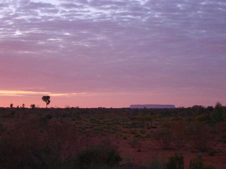Uluru (Ayers Rock) bei Sonnenuntergang.