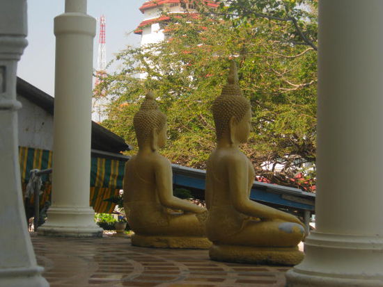 Buddha ist überall in Thailand, einer der wesentlichen Gründe,
das Mann und Frau völlig problemlos durch das Land reisen
können.