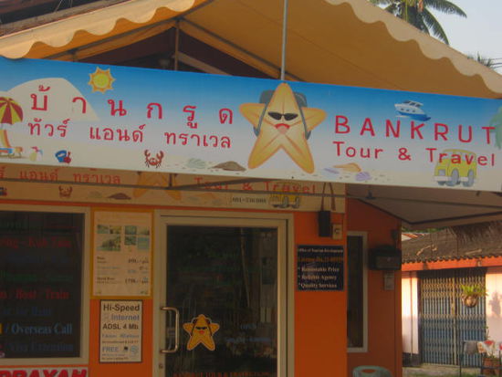 Internet, telefon und immer gute Infos,
Bang rud Travel Office, nahe am Beach
