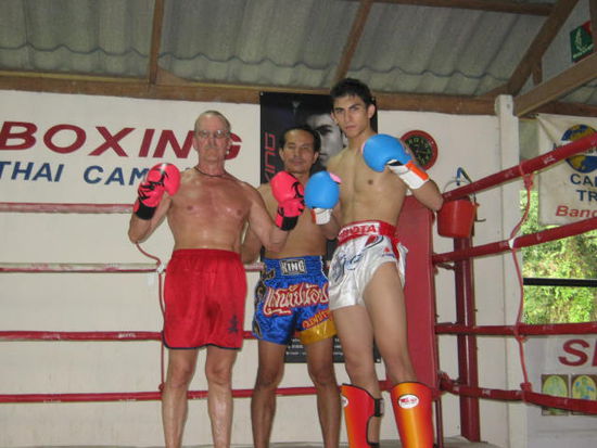 On the right, ANTUAN, height 183 cm, a french muay-thai boxer.
Him lives in Thailand and already 89 fights made.
His fight weight - 71kg.