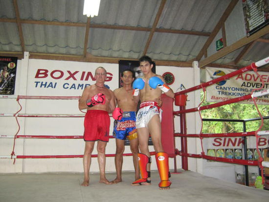 Antuan, in 2008 he won the Malaysia cup.
In the middle my trainer, always relaxing and funny.