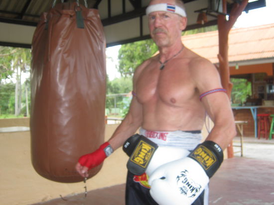 auch als alter sack-bewegung ist der schlüssel zu ewiger fitness,
und gesundheit