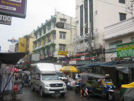 und der verkehr mahnt zur vorsicht, in jeder HINSICHT.