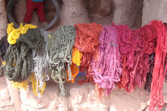 diese Garne wurden alle mit natürlichen Mitteln (Pflanzen) gefärbt