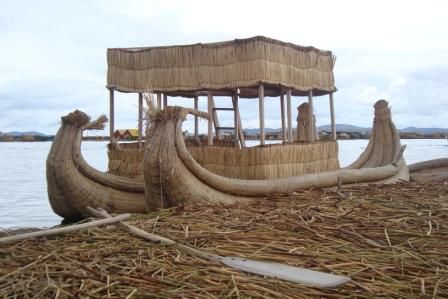 ein Schilfboot