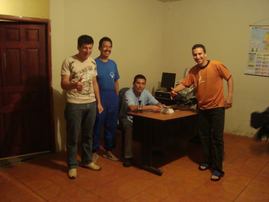 Die Zoll-Crew von Ecuador.. beim Grenzübergang La Bolsa