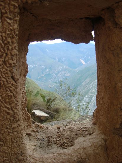Pueblos de los muertos (Aussicht aus einem "Fenster")
