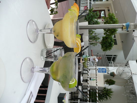 Super leckeri Drinks in Miami, aber viieeeeel z`viel fuer d`Mittagszit.. Happy Hour, aber mir sind voll id Tourifalle gheit, haends aber erscht gmerkt wo mir d`rechnig uebercho haend 