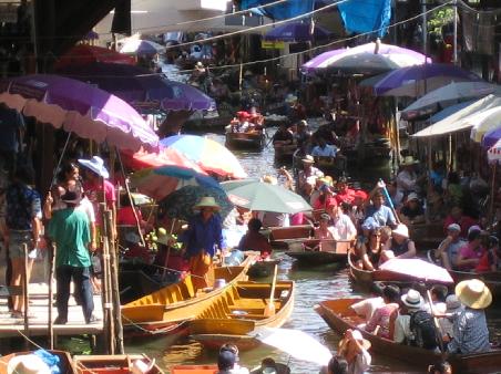Floating Market - ein heiloses Durcheinander