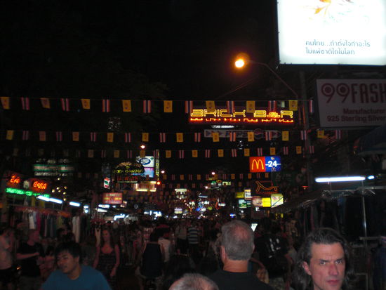 KSR, man sieht rechts das gelbe M, das ich in meinem Urlaub hier kein einziges Mal betreten werde!!
