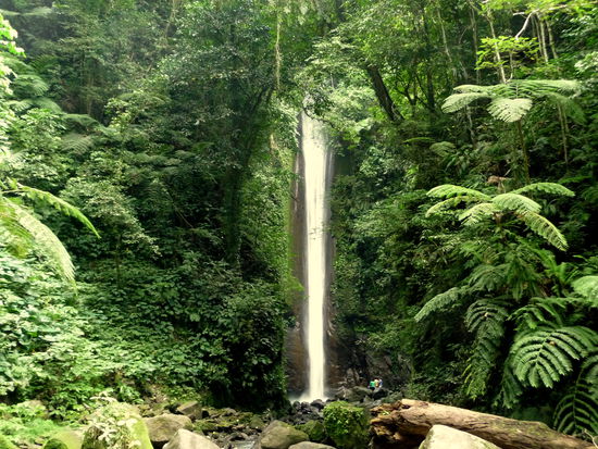 Der Casaroro Wasserfall stürzt aus einer Höhe von 36 m herab.