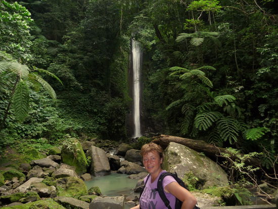 Andrea am Wasserfall