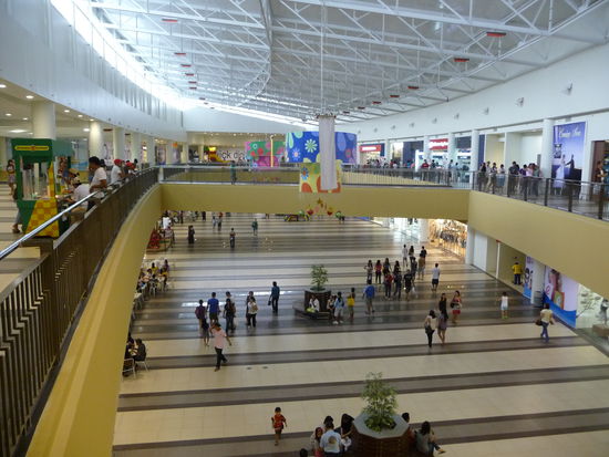 Robinson Plaza - ein nagelneu eröffnetes Shopping-Centre mit jeder Menge Platz. Zu viel Platz?