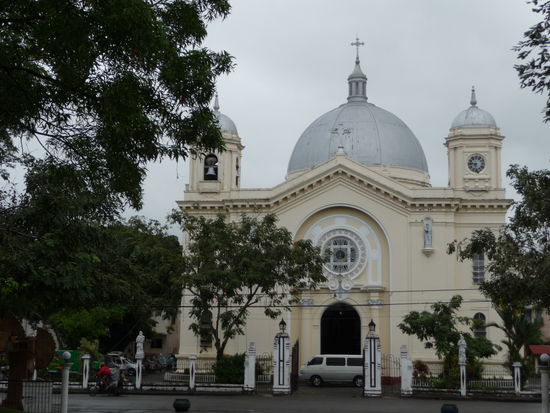 Die Kathedrale von Silay aus dem Jahre 1925 fällt durch ihre silber glänzende Kuppel auf