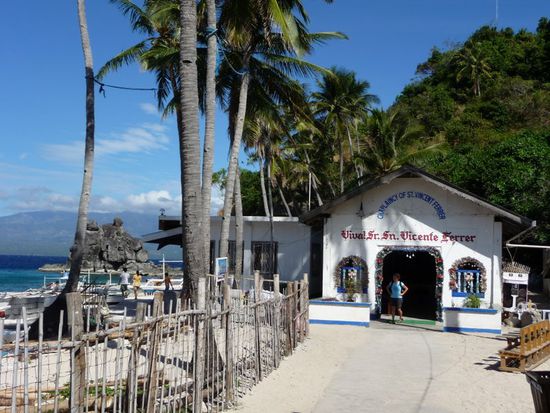 Die Dorfkirche auf Apo