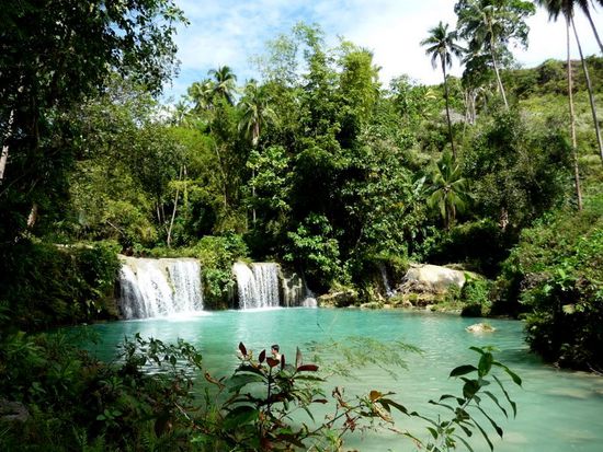 Der dazugehörige Pool lädt zu einem erfrischenden Bad ein...