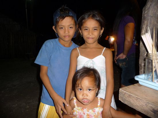 Zunaechst zeigt man sich ueberrascht ueber die Fremden....