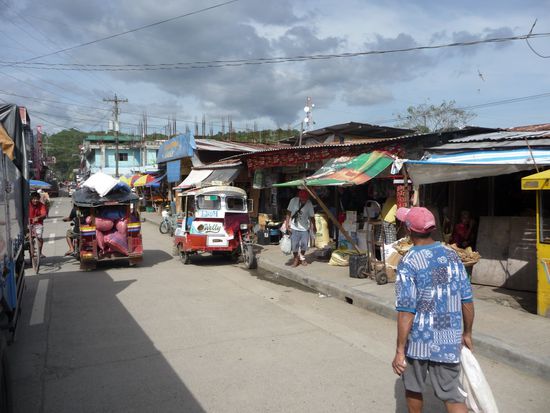 Der Marktplatz von Maasin