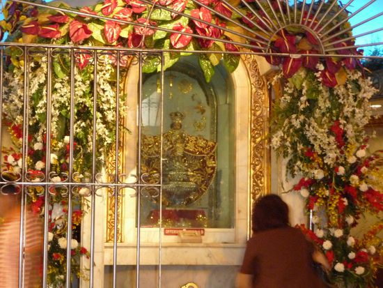 El Senor Santo Nino, der einem in der ganzen Stadt begegnet