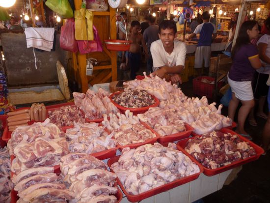 Das ist die Hühnchenabteilung - wirklich alles wird verwertet!!