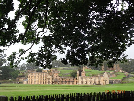 die Ruinen des Strafgefangenenlagers von Porth Athur - heute eine Idylle