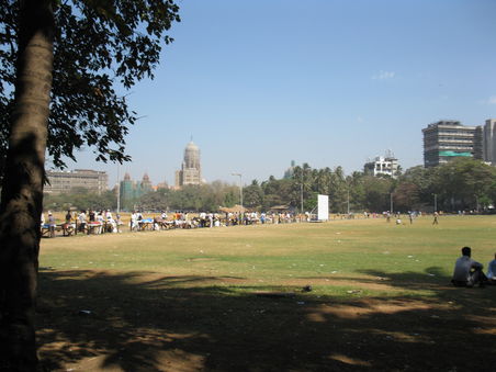 Cricketplatz mitten im Mumbai
