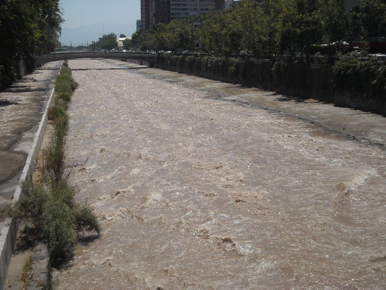 Und ich hab gedacht der Rhein ist dreckig!Der Mapocho Fluß....