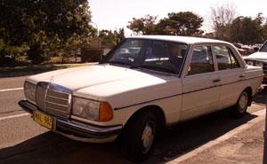 unser neuster fahrbarer Untersatz (300D W123, Bj 81) fuer die naechsten 10 Wochen in Australien: MAL