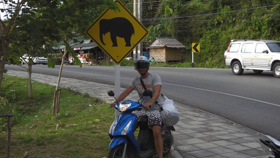 Man beachte den suuper coolen Helm 