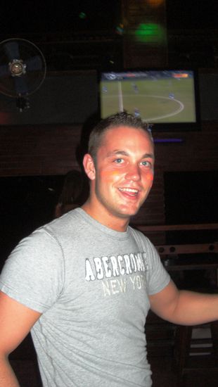 Leider sieht man die orangenen Streifen im Gesicht etwas schlecht.. orange bedeutet vergeben