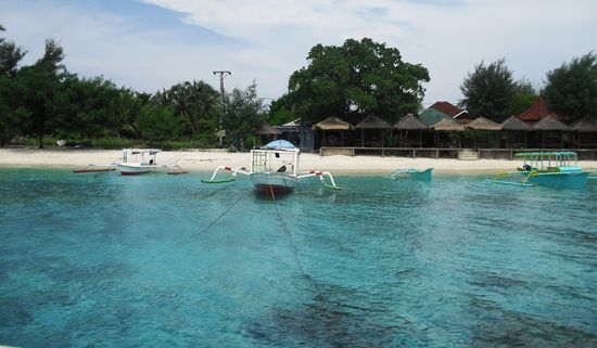 ... Der Hafen auf Gili Meno ...