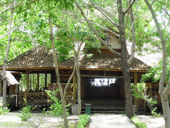 Einige Hotelanlagen sind total verlassen und gammeln vor sich hin..