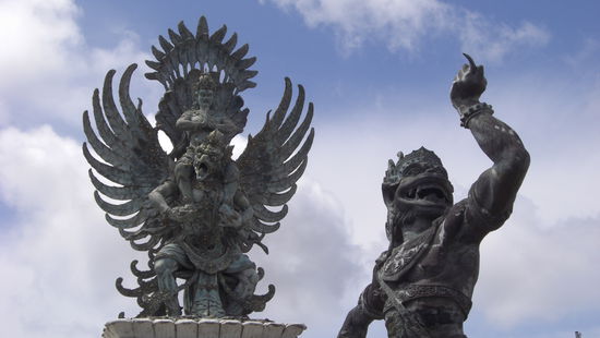 Ne Statue auf dem Weg nach Uluwatu