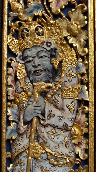 Türverkleidung am Tempel