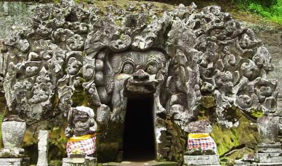 Der Eingang zur Hoehle ist der Daemonenschlund... in Echt siehts noch viel spektakulaerer aus..