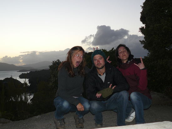 posing beim sonnenuntergang (elisa, adrian, me)