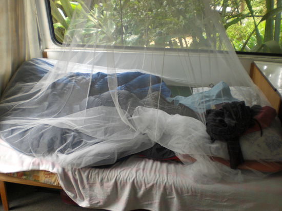 und darunter ist unser "bett" - eine wahre herausforderung fuer mich!