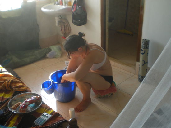 Waesche wird per Hand gewaschen!