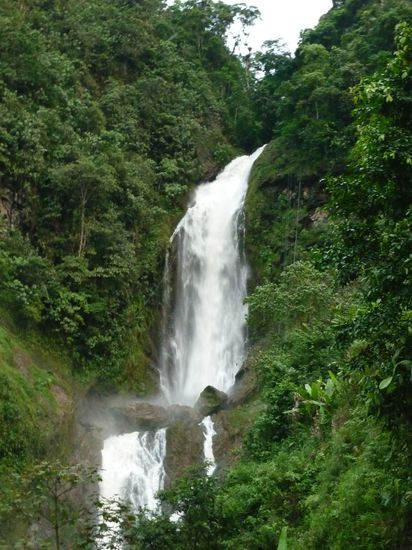an dem Wasserfall sind wir zufällig vorbeigefahren