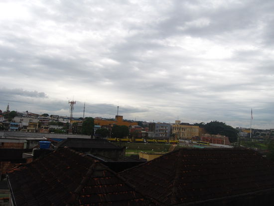 Der Ausblick vom Dachstock am naechsten Morgen...