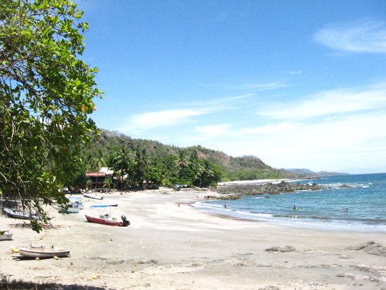Strand beim herzigen Oertchen Montezuma. Bis auf den Besuch des Wasserfalls haben wir hier die Zeit mit Nichtstun verbracht (wir Reisende haben es ja auch streng!  )