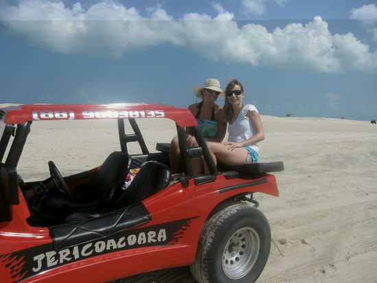 Mit dem Buggy machten wir eine Spritzfahrt durch die Duenen...