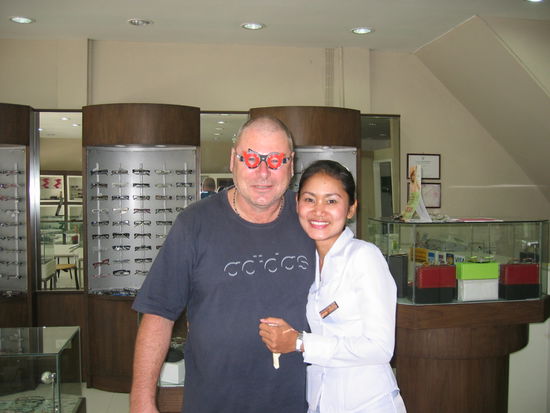 Dringend, eine Sonnenbrille wird gebraucht!!!