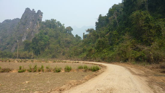 Eine Rundfahrt durch den Karst mit dem Motorroller.