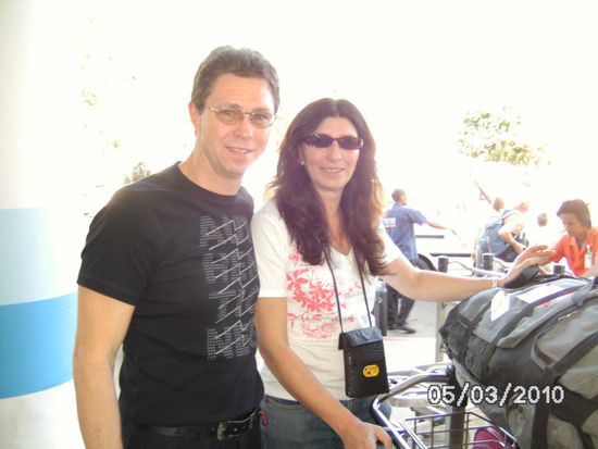 Die Koffer hatten wir auch recht schnell bekommen nach dem wir an ein anderes Band gelotzt wurden 