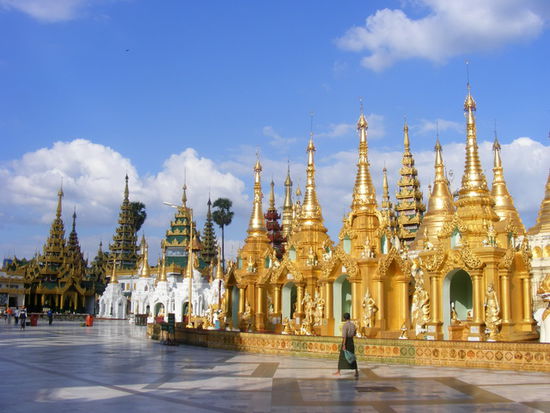 das gehoert alles zur Shwedagon Pagode