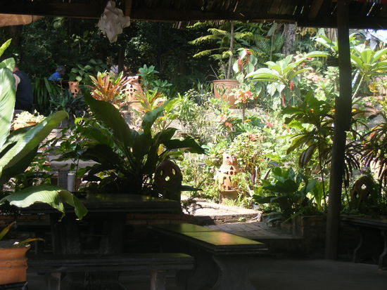 daas ist das Restaurant Lao Lao Garden. Ganz tolle Stimmung dort.