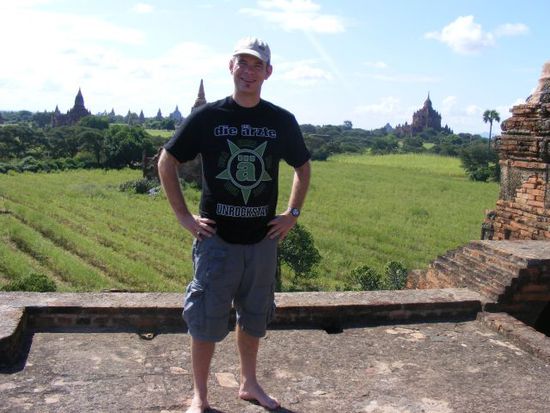 Ich wurde den ganzen Tag auf mein T-Shirt angesprochen. Alle wollten tauschen.
Aber nicht mein Aerzte-Shirt. Das muss weiter mit mir hier auf Tour!