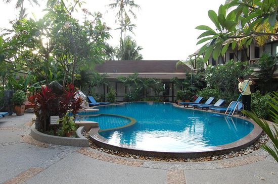 das rechte Zimmer, wo der Vorhang ein wenig offen ist, ist meins....